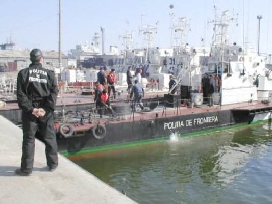Garda a salvat două persoane aflate în dificultate pe Dunăre